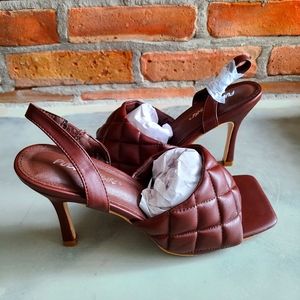 Trendy brown heels, slingback strap, size 6-7